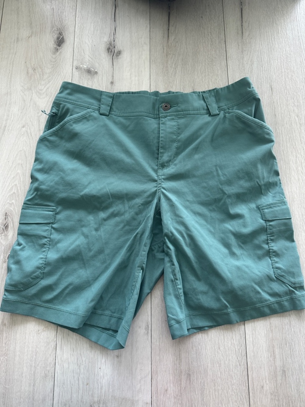 Duluth Women's Dry On The Fly 10" Shorts Seafoam Green 14 EUC